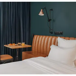 1.75 Le Charme Hotel